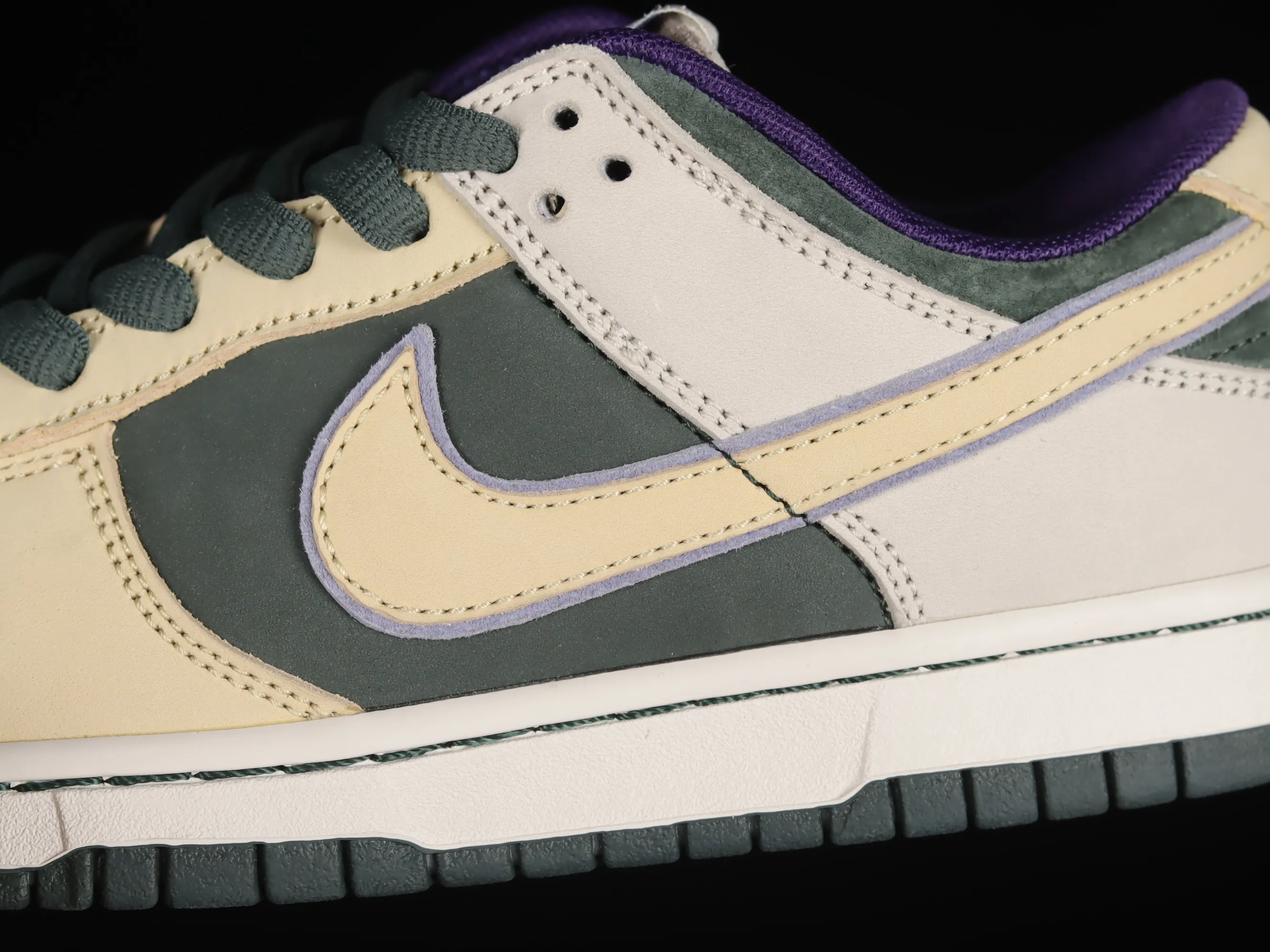 All Categories Nk SB Dunk Series Nk SB Dunk Low Low-top sneakers Otomo Katsuhiro x Nk SB Dunk Low "Steamboy OST" Otomo Katsuhiro co-branded SB low-top sports and leisure sneakers LF0039-019